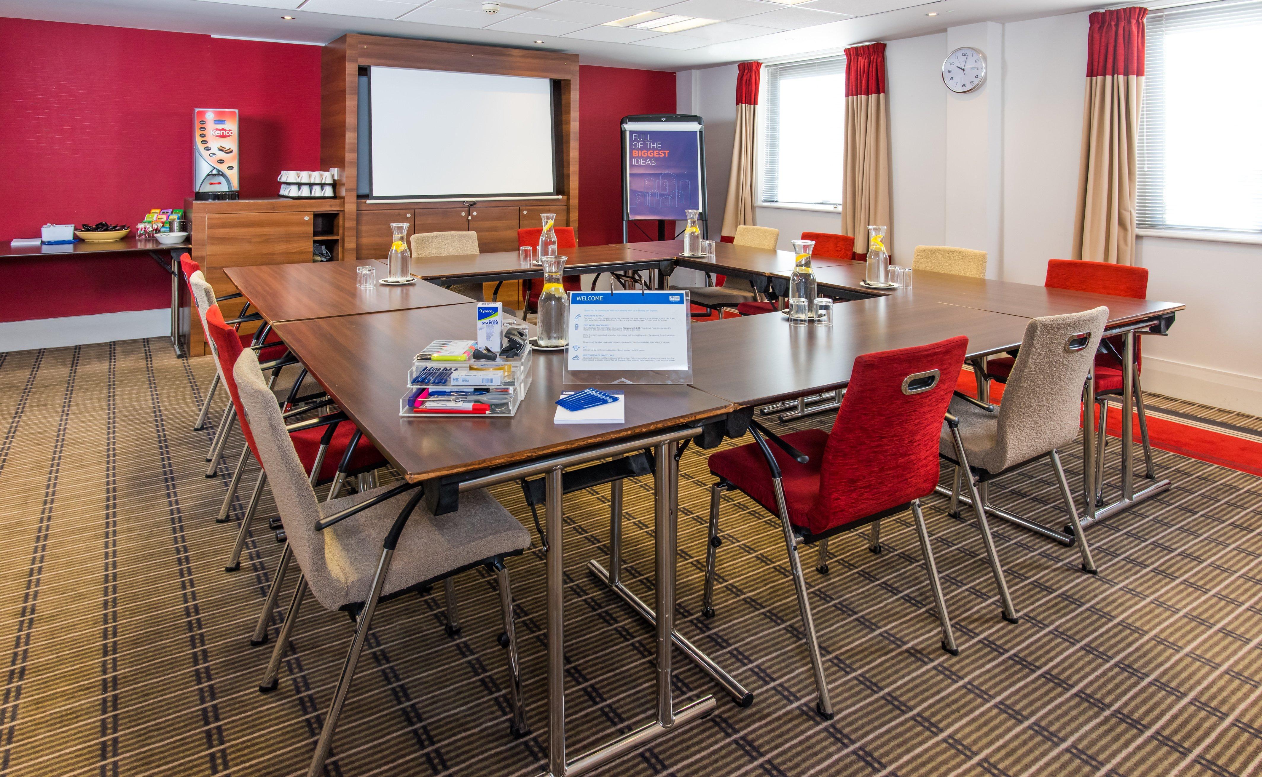 Holiday Inn Express Milton Keynes By Ihg Exterior photo