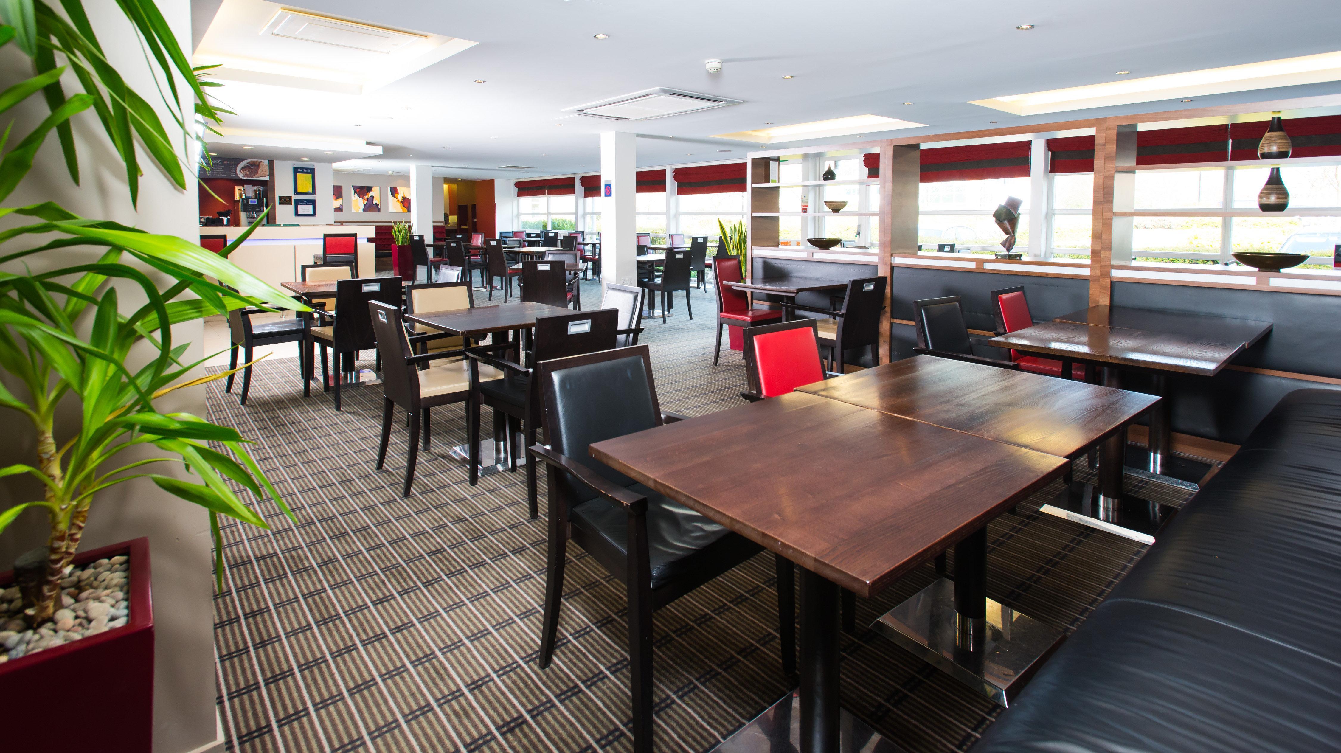 Holiday Inn Express Milton Keynes By Ihg Exterior photo