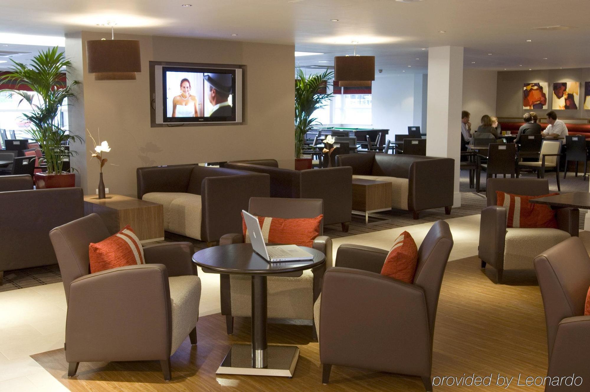 Holiday Inn Express Milton Keynes By Ihg Exterior photo