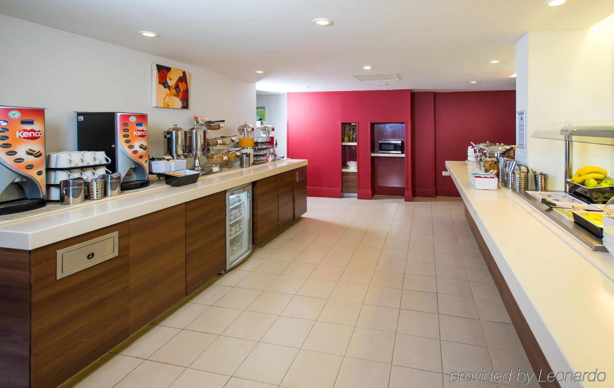 Holiday Inn Express Milton Keynes By Ihg Exterior photo